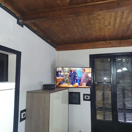 Lodge B E B Bascus Argius *