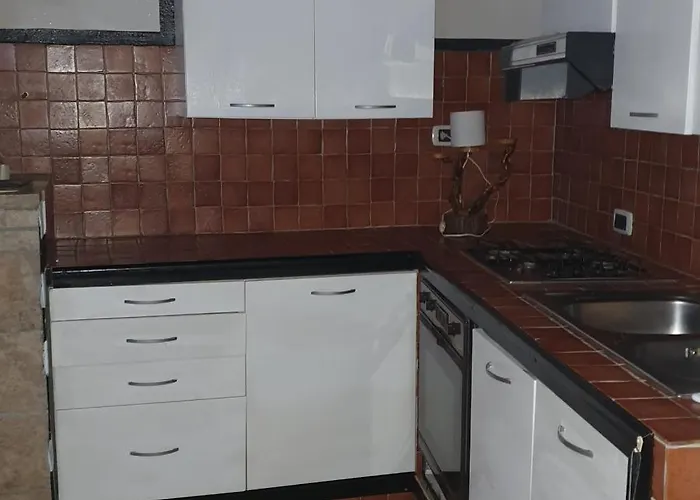 B E B Bascus Argius Lodge *